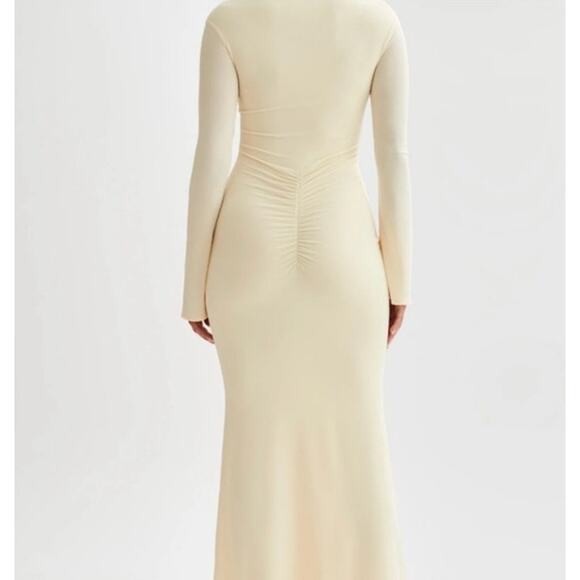 Meshki - Millicent Slinky Long Sleeve Scrunch Back Maxi Dress in Black - Picture 6 of 7